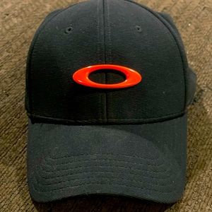 OAKLEY fitted hat L/XL